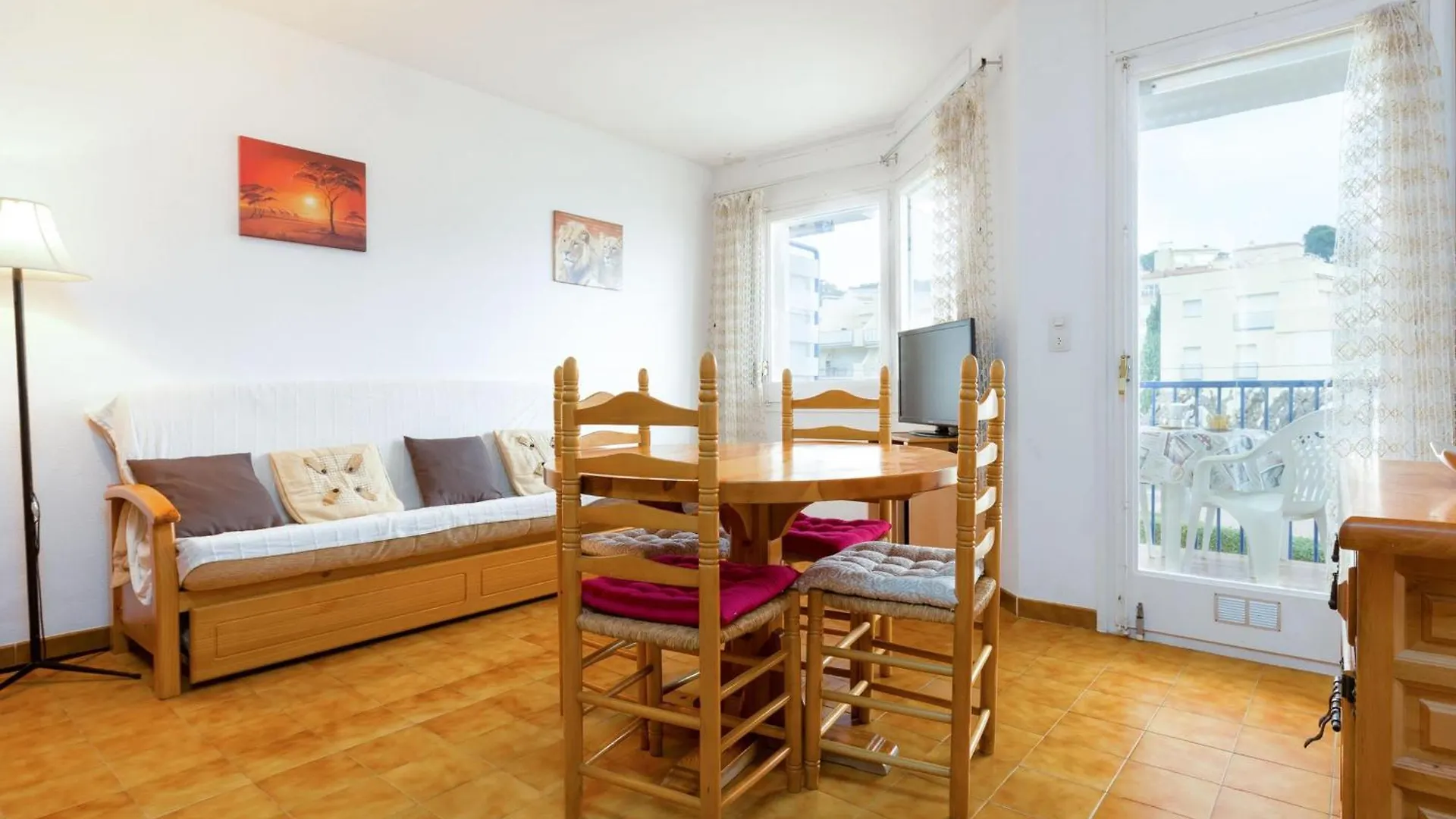 Luminoso Apartamento Con Vistas Al Mar A 50M De La Playa De Grifeu, Llanca - Es-228-25 0*,  Spanyolország